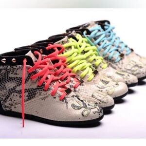 Melody Ehsani x Reebok Love sneaker